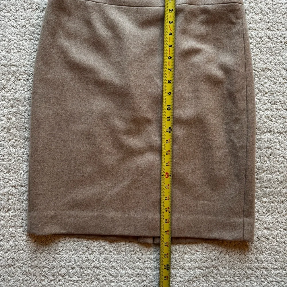 Elegant tan J. Crew pencil skirt - Picture 2 of 4